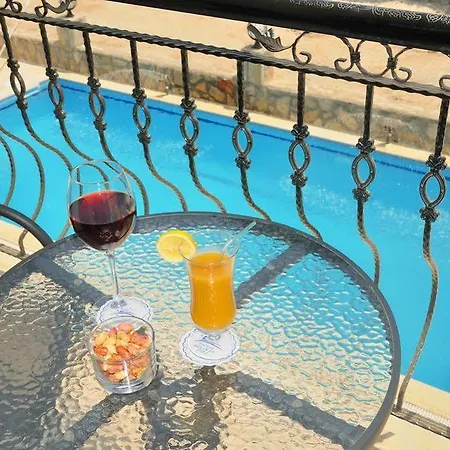 ベッド・アンド・ブレックファスト Beyaz Ev 4*