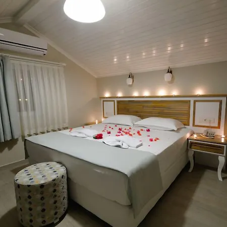 Couette-café Beyaz Ev 4*