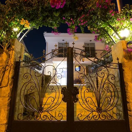 Couette-café Beyaz Ev 4*