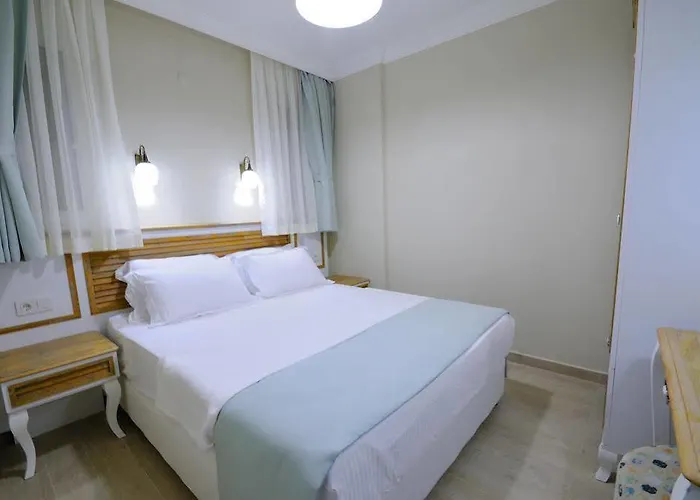 Beyaz Ev 4* דטקה